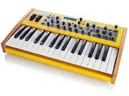 synthesizer Dave Smith Instruments Mopho Keyboard