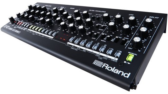 roland boutique se-02 review studio electronics analoge synthesizermodule 