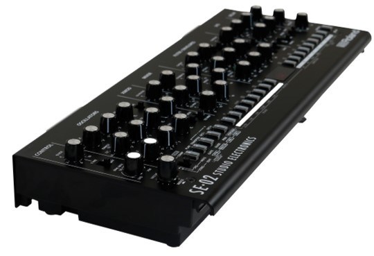 roland boutique se-02 review studio electronics analoge synthesizermodule
