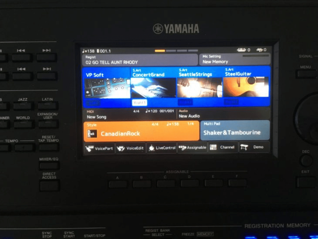 Yamaha PSR-SX700 display